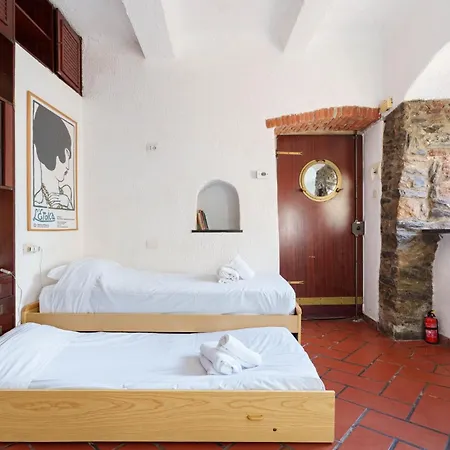 Guesthost - Nervi Cozy Near The