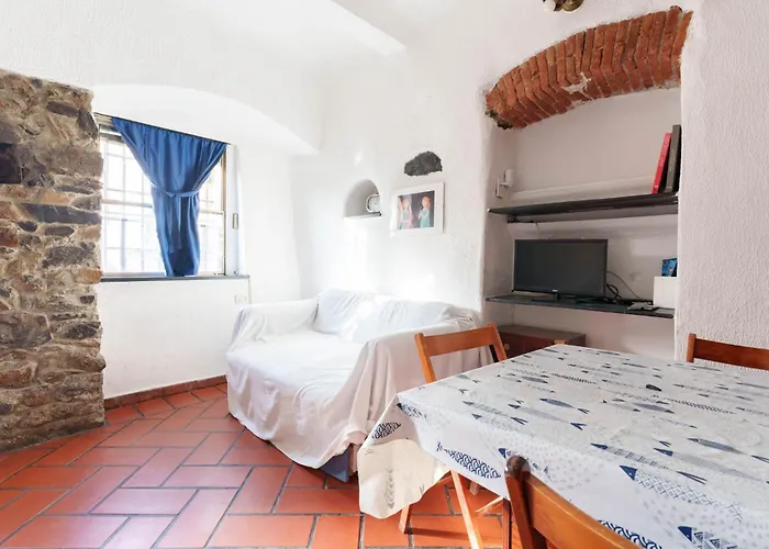 Апартаменты Guesthost - Nervi Cozy Near The Генуя